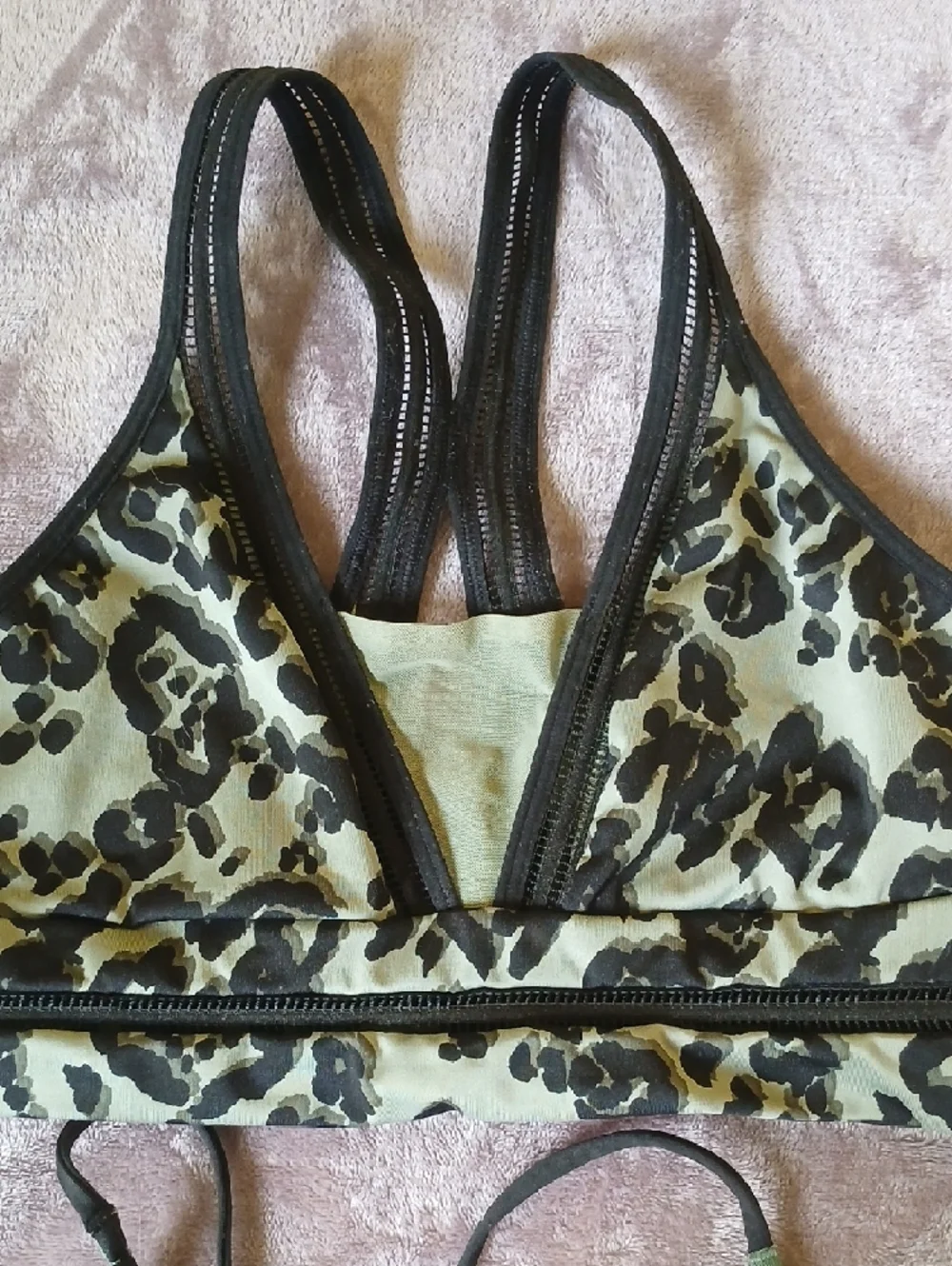 Victoria's Secret Green & Black Sports Bra Set Size Small
